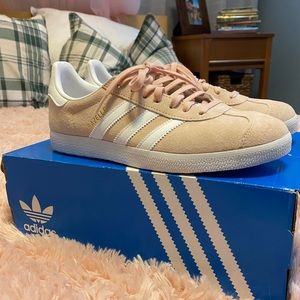 Women’s Adidas Gazelle sneaker